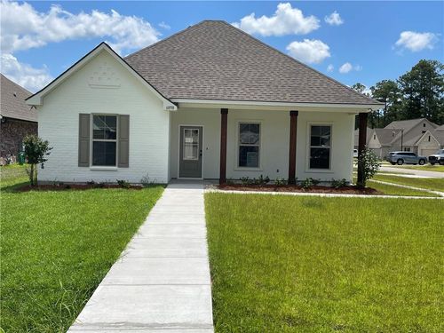 68918 Calco Dr, Mandeville, LA, 70471-7823 | Card Image