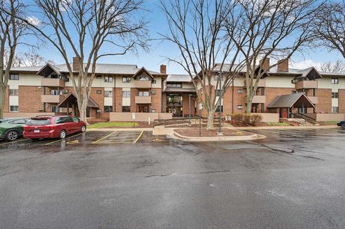 apt-18-14 Maple Wood Ln, Madison, WI, 53704-3956 | Card Image
