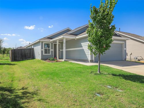 2932 Dora Dr, Fort Worth, TX, 76119-2227 | Card Image