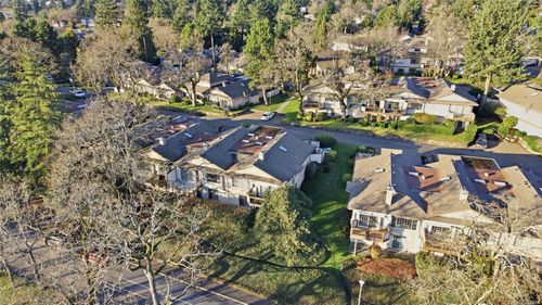 19-901 Kentwood Lane, Victoria, BC, V8Y2Y6 | Card Image