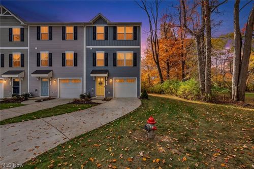 214 Raintree Ln, Painesville, OH, 44077-4171 | Card Image