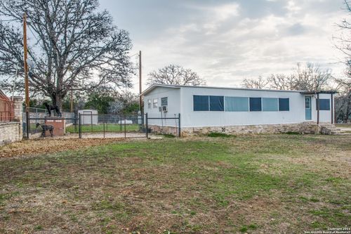 741 Julia Dr, Comfort, TX, 78013-2030 | Card Image