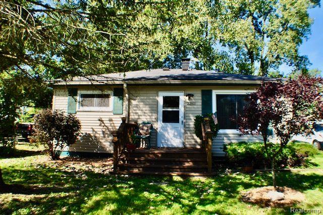 Colgate St, Farmington Hills, MI 48336