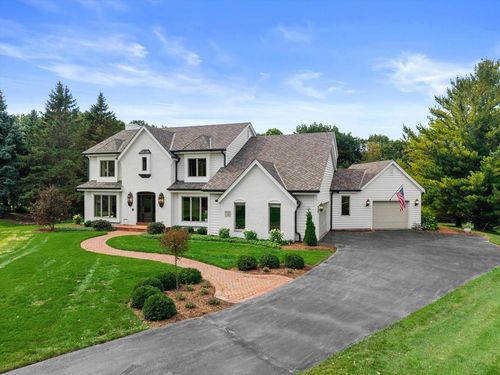 W308N1801 Westlake Circle, Delafield, WI, 53018 | Card Image