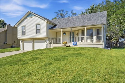 304 20th Ave S, Greenwood, MO, 64034-8612 | Card Image