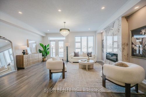 96 Donald Fleming Way, Whitby, ON, L1R0N8 | Card Image