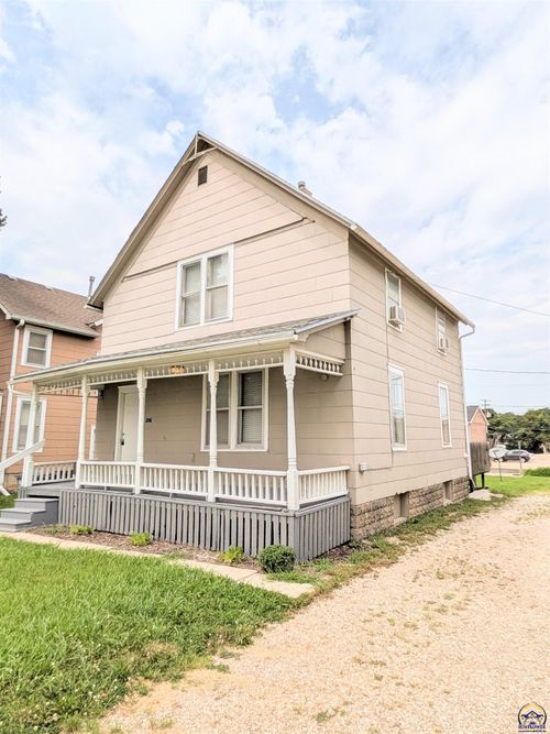 206 W 13th Ave, Emporia, KS, 66801 | Card Image