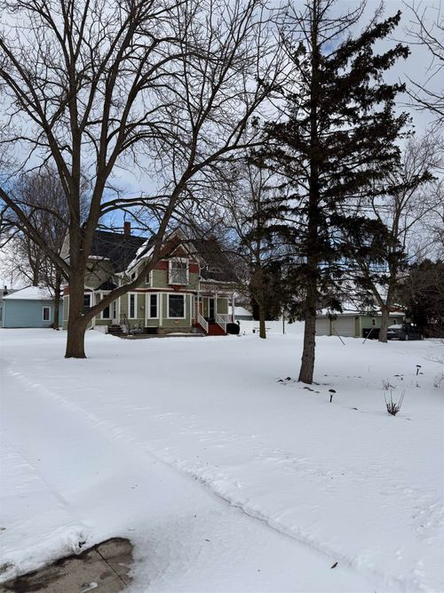 305 S Broad St, Fremont, IN, 46737-2014 | Card Image