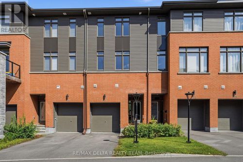 561 Halo Pvt, Ottawa, ON, K1C0C7 | Card Image