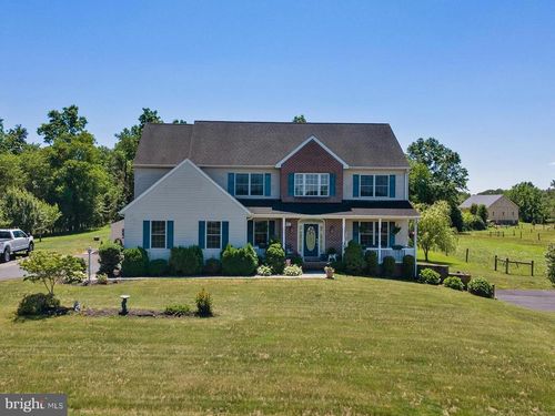 75 Saint Johns Rd W, LITTLESTOWN, PA, 17340-9025 | Card Image