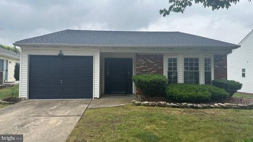 4 Fireside Cir, Columbus, NJ, 08022-1016 | Card Image