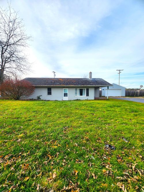 7410 Frankenmuth Rd, Vassar, MI, 48768-9418 | Card Image