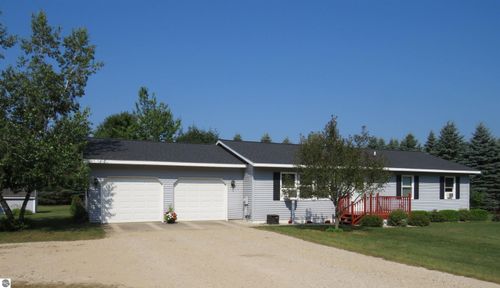 5376 S 45 1/2 Rd, Cadillac, MI, 49601-9566 | Card Image