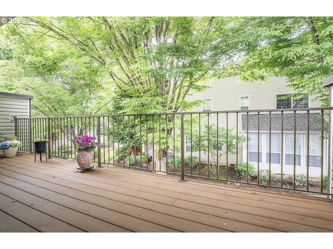 Deck | Image 30