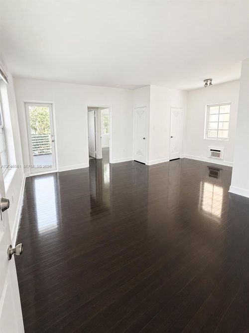 10-2456 Flamingo Drive, Miami Beach, FL, 33140 | Card Image