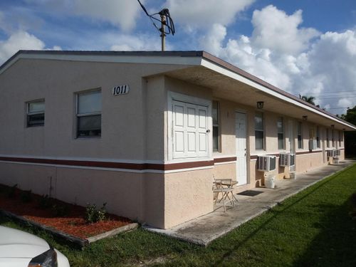 3-1011 Nw 8th St, Hallandale Beach, FL, 33009-2168 | Card Image