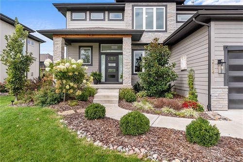 2114 Killarney Ln, Lee's Summit, MO, 64081 | Card Image