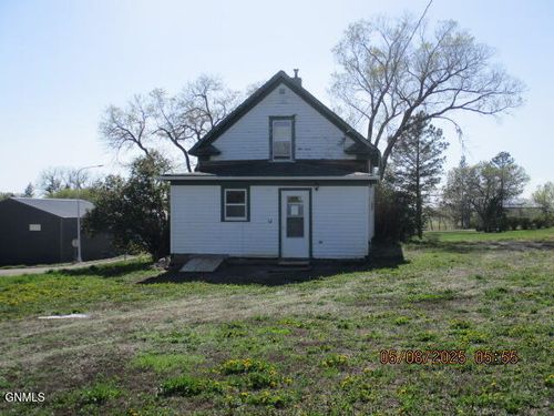 403 Church St, Flasher, ND, 58535-7103 | Card Image