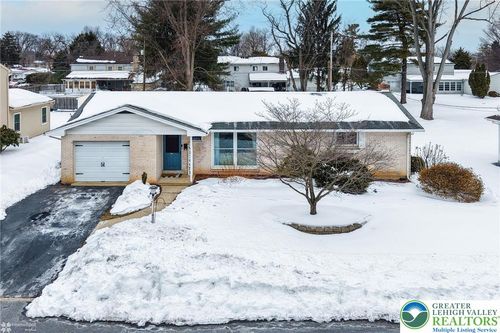 2227 W Woodlawn St, Allentown, PA, 18104-2964 | Card Image