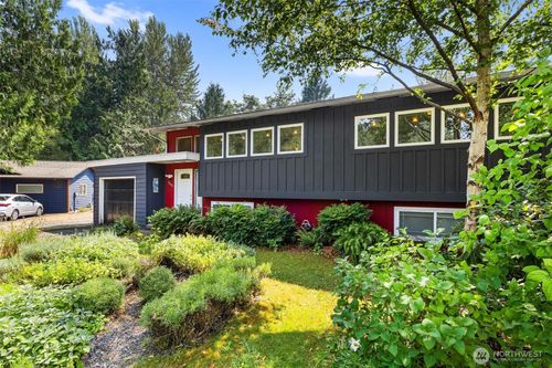 21043 Ne 91st St, Redmond, WA, 98053-7616 | Card Image