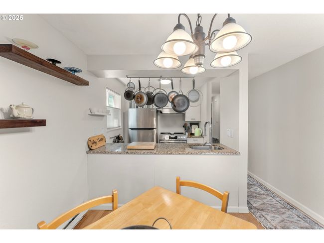 UNIT-13 - 47 Eagle Crest Dr, Condo with 2 bedrooms, 1 bathrooms and null parking in Lake Oswego OR | Image 8