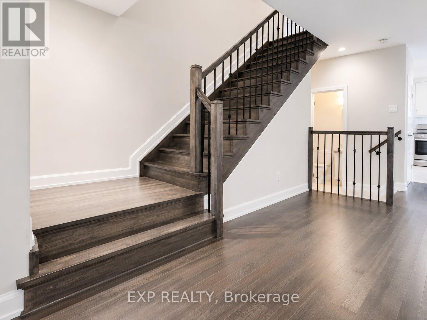 Residential Lease in Russell 3