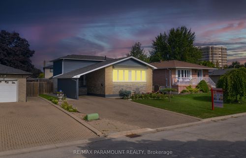 8 Edwin Dr, Brampton, ON, L6Y1A1 | Card Image