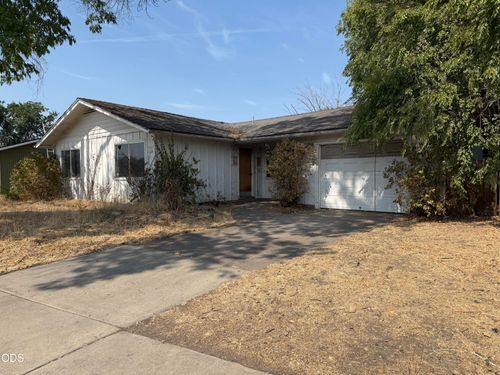 8005 Gladstone Ave, White City, OR, 97503-1135 | Card Image