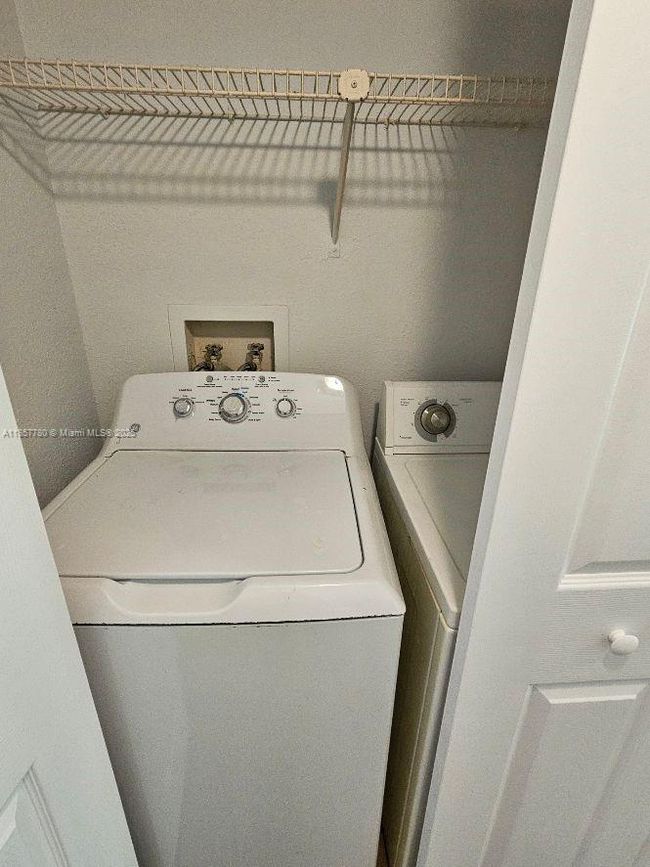 605 - 605 Meadows Cir, Condo with 2 bedrooms, 2 bathrooms and null parking in Boynton Beach FL | Image 12