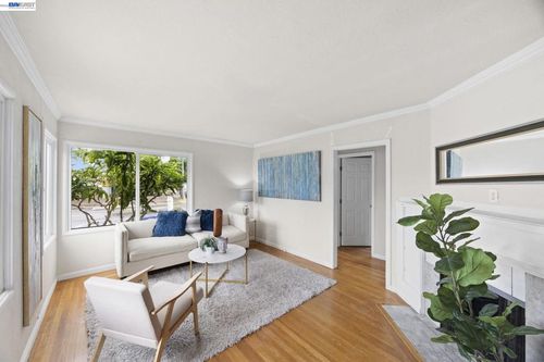 1686 Grand Ave, San Leandro, CA, 94577-5304 | Card Image