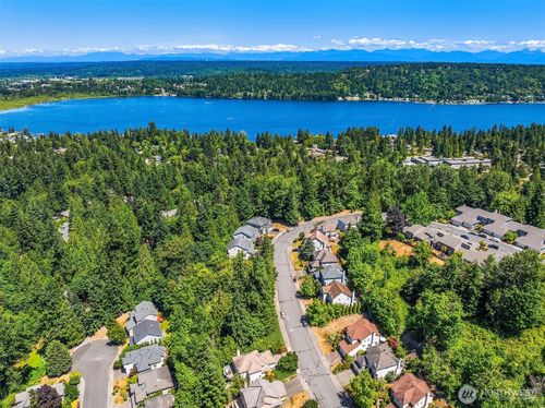 17431 Ne 28th St, Redmond, WA, 98052-6241 | Card Image