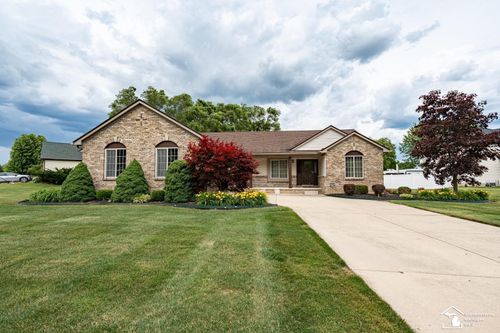 865 Barn Swallow Ln, Milan, MI, 48160-1569 | Card Image
