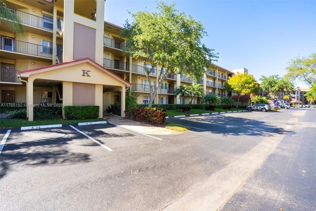 APT-415K - 1300 Sw 125 Th Ave, Condo with 2 bedrooms, 2 bathrooms and null parking in Pembroke Pines FL | Image 5