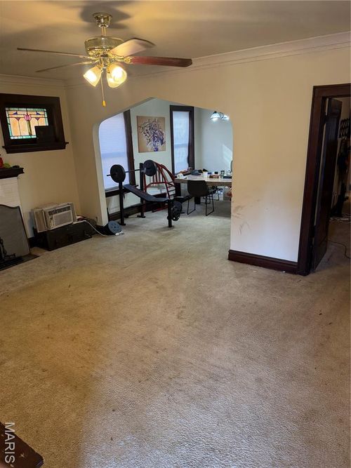 5045 Lindenwood Ave, Saint Louis, MO, 63109-1728 | Card Image