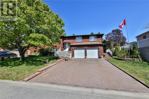 1800 Gemini Cres, Sudbury, ON, P3E5W8 | Card Image
