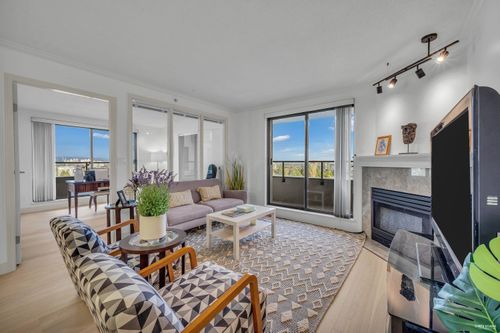 {{alt}} | Card Image