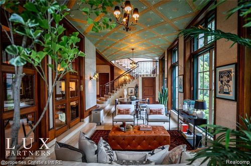 2150 Iroquois St, Detroit, MI, 48214-2720 | Card Image