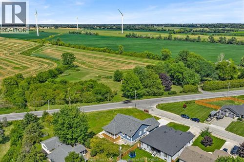 157 Gloucester Dr, Harrow, ON, N0R1G0 | Card Image