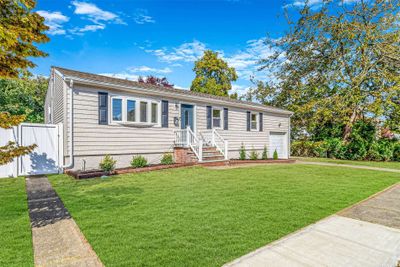 334 Nevada Street, House other with 3 bedrooms, 1 bathrooms and null parking in Lindenhurst NY | Image 1