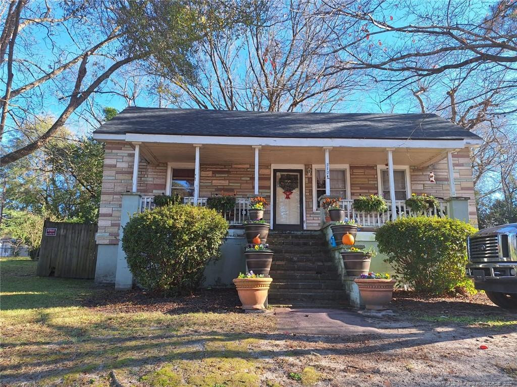 Burnett Ave, Fayetteville, NC 28306