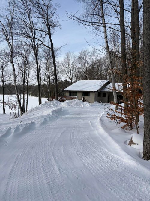 10140 Alpine Dr, Reed City, MI, 49677-8544 | Card Image