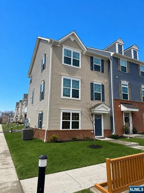 41 American Way, Cliffwood, NJ, 07721-1357 | Card Image