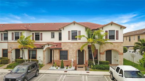 0-10628 W 33rd Way, Hialeah, FL, 33018-2120 | Card Image