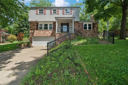 9261 Douglas Fir Dr, Pittsburgh, PA, 15239-2001 | Card Image