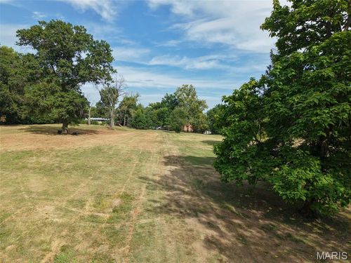 2062 N Ballas Rd, Des Peres, MO, 63131-3644 | Card Image