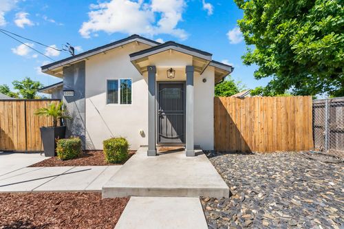 5060 Mendocino Blvd, Sacramento, CA, 95820-4917 | Card Image