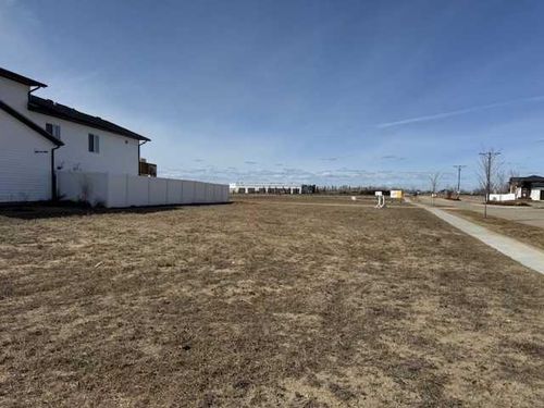 78 Parlby Crescent, Lacombe, AB, T4L0J9 | Card Image