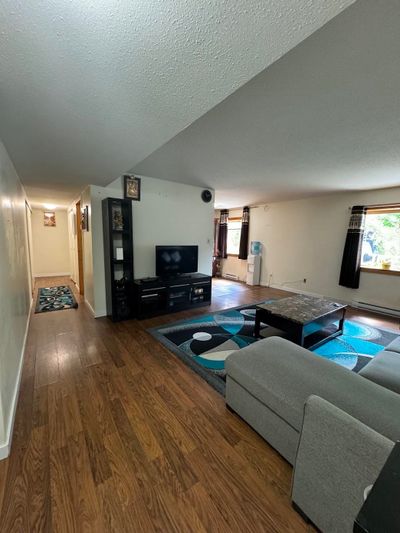 2 - 38171 Westway Ave, Condo with 2 bedrooms, 1 bathrooms and null parking in Squamish BC | Image 3