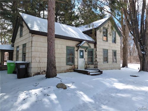 8114 Salt Springs Rd, Manlius, NY, 13104-9752 | Card Image