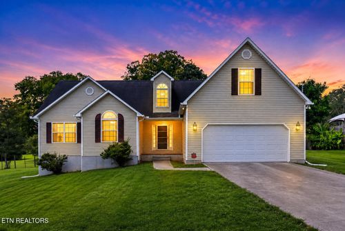 211 Bagwell Rd, Knoxville, TN, 37924-2812 | Card Image
